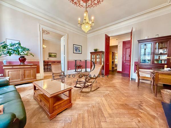 Appartement
         6 pièces
        - 233 m² Bien prestige 648 000 € *