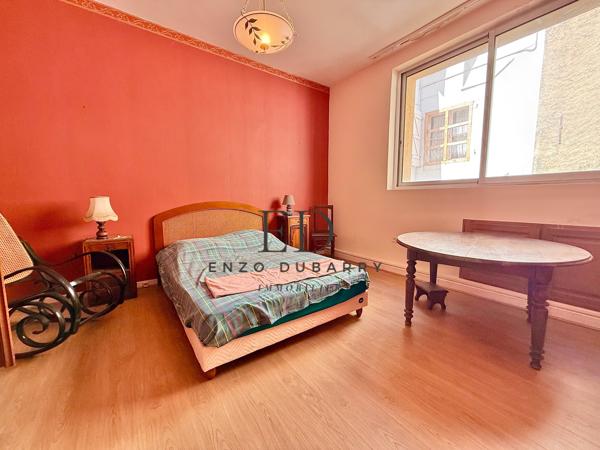 Appartement
         6 pièces
        - 233 m² Bien prestige 648 000 € *