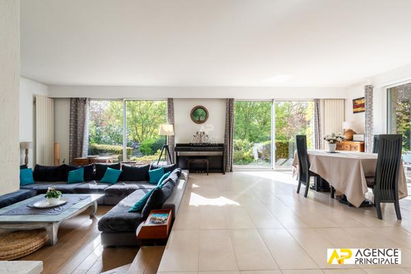 Maison 7 pièce(s) 160 m2 €1 080 000 ** - Référence 4672
