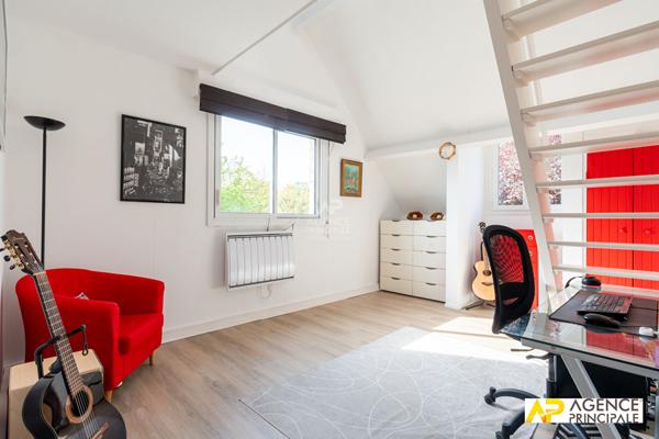Maison 7 pièce(s) 160 m2 €1 080 000 ** - Référence 4672