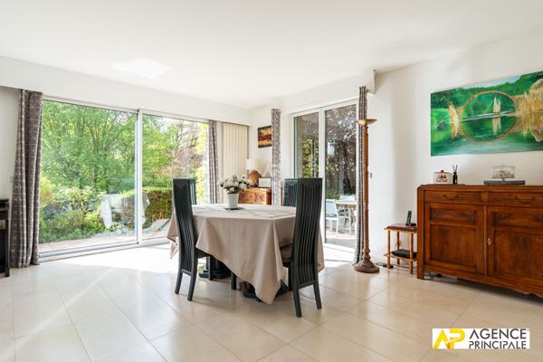 Maison 7 pièce(s) 160 m2 €1 080 000 ** - Référence 4672