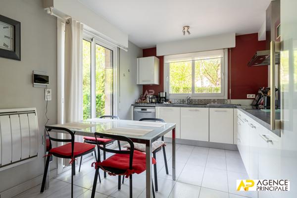 Maison 7 pièce(s) 160 m2 €1 080 000 ** - Référence 4672