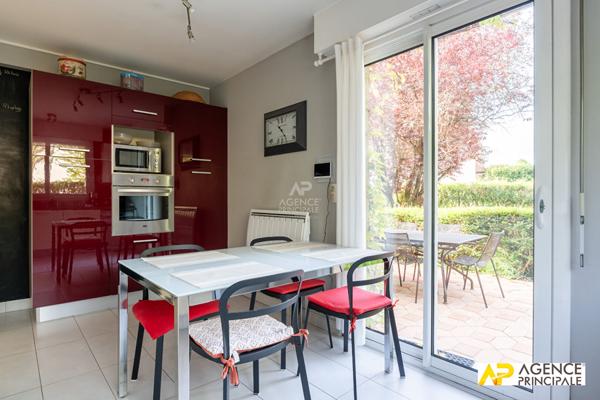 Maison 7 pièce(s) 160 m2 €1 080 000 ** - Référence 4672
