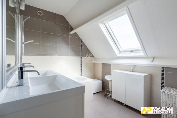 Maison 7 pièce(s) 160 m2 €1 080 000 ** - Référence 4672
