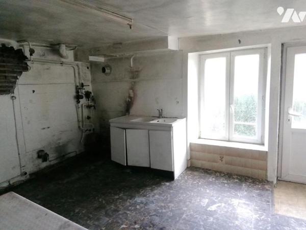 BYANS-SUR-DOUBS MAISON EN PIERRE A RENOVER 