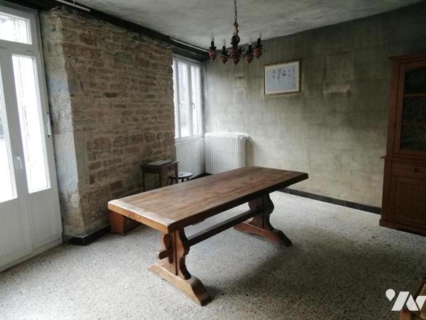 BYANS-SUR-DOUBS MAISON EN PIERRE A RENOVER 