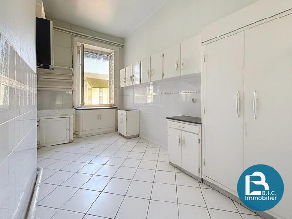 EMPLACEMENT D'EXCEPTION-PLACE OLLIER
