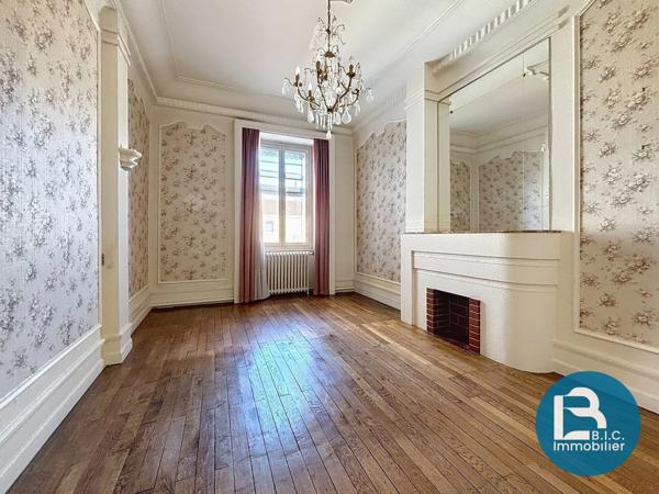 EMPLACEMENT D'EXCEPTION-PLACE OLLIER