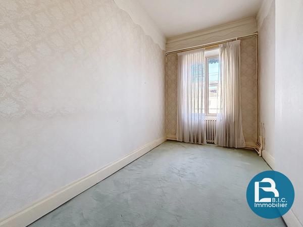 EMPLACEMENT D'EXCEPTION-PLACE OLLIER