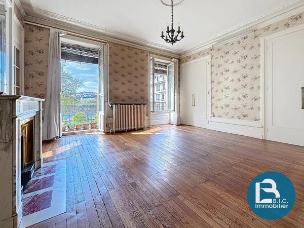 EMPLACEMENT D'EXCEPTION-PLACE OLLIER