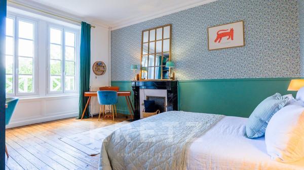 Dinan – Exceptionnelle Maison de Maître en pierre avec jardins et garage