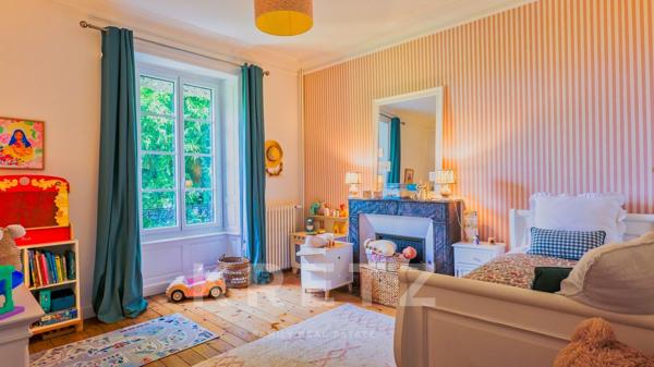 Dinan – Exceptionnelle Maison de Maître en pierre avec jardins et garage