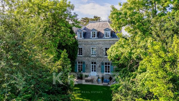 Dinan – Exceptionnelle Maison de Maître en pierre avec jardins et garage