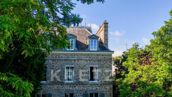 Dinan – Exceptionnelle Maison de Maître en pierre avec jardins et garage
