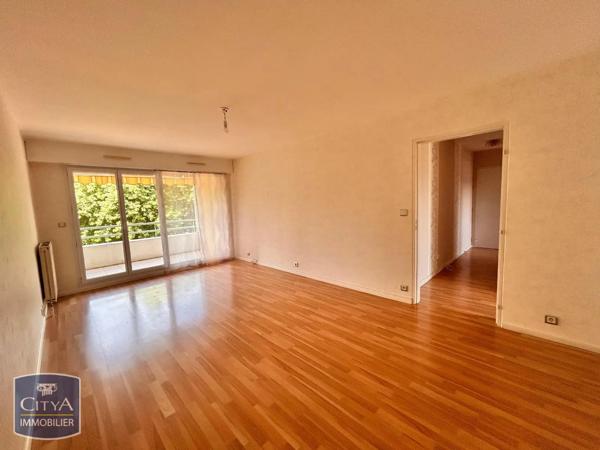 Appartement à louer 3 pièces 62.24m² Laval (53000)
