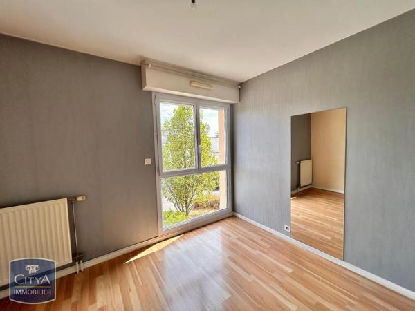 Appartement à louer 3 pièces 62.24m² Laval (53000)