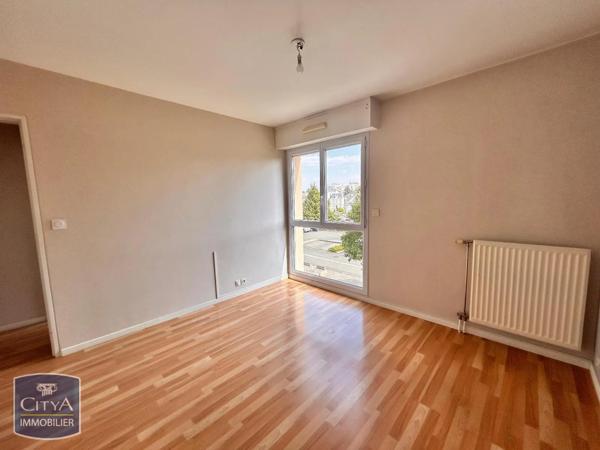 Appartement à louer 3 pièces 62.24m² Laval (53000)