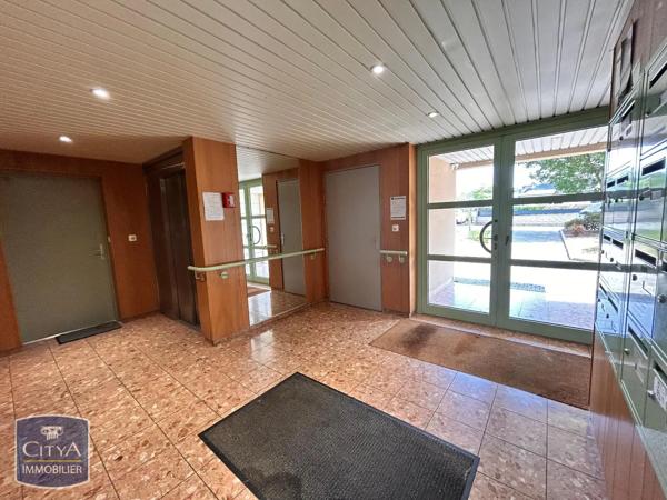 Appartement à louer 3 pièces 62.24m² Laval (53000)