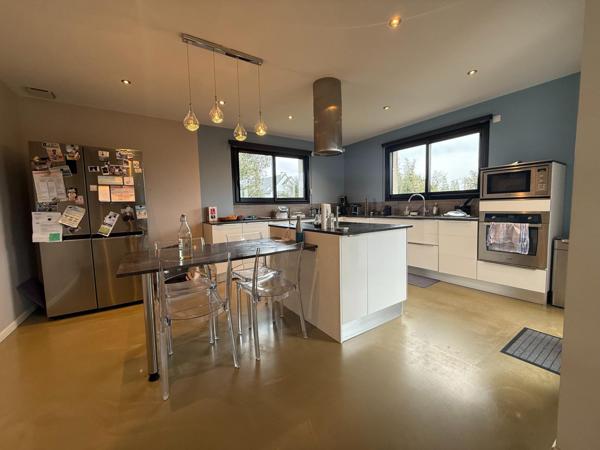 Belle Contemporaine avec une vue superbe