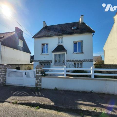 Maison d'habitation à vendre dans le centre de Châteauneuf du Faou, Finistère 29