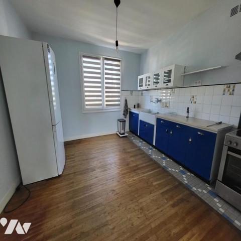 Maison d'habitation à vendre dans le centre de Châteauneuf du Faou, Finistère 29