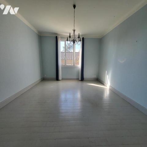 Maison d'habitation à vendre dans le centre de Châteauneuf du Faou, Finistère 29