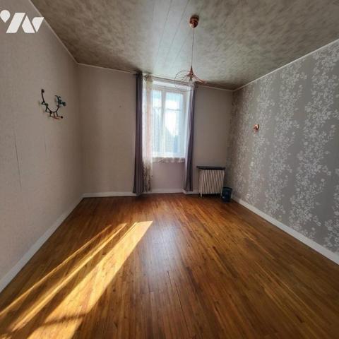 Maison d'habitation à vendre dans le centre de Châteauneuf du Faou, Finistère 29