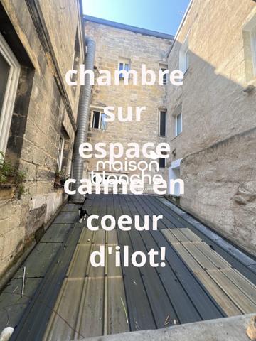 BORDEAUX CHARTRONS / CITE MONDIALE : JOLI T2 DE 42.55m² ON TRES BON ETAT  AVEC TERRASSE DE 8m² AU CALME, ...