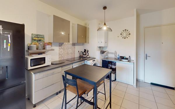 Appartement à vendre    2 pièces • 45 m2 Vénissieux
