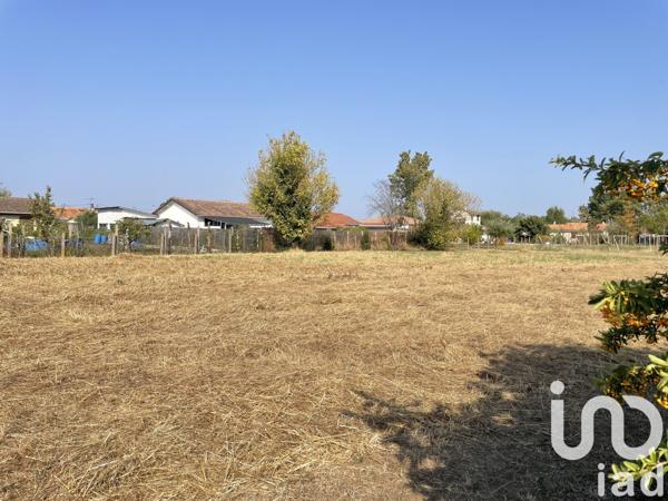 Terrain à vendre 742 m² Saint-Louis-de-Montferrand