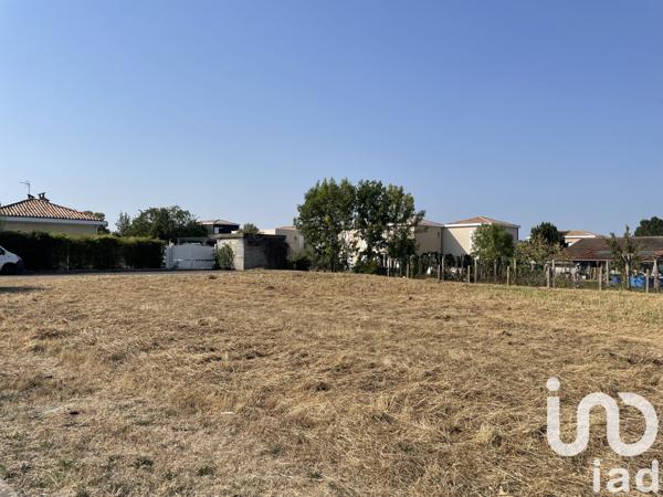 Terrain à vendre 742 m² Saint-Louis-de-Montferrand