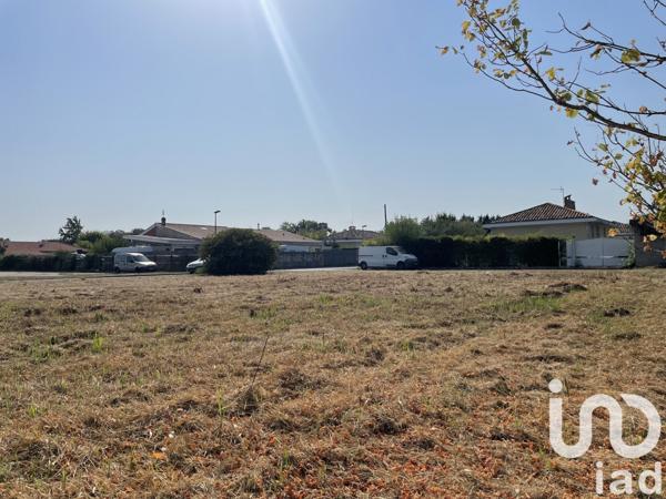 Terrain à vendre 742 m² Saint-Louis-de-Montferrand