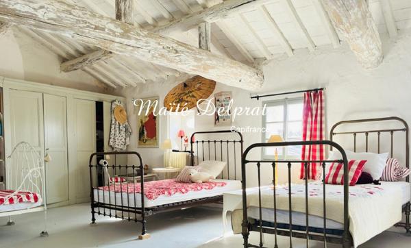 CAROMB (84) COEUR DE VILLAGE TYPIQUE - Maison à vendre 9 pièces - 260M2 - JARDIN INTIME AMENAGE