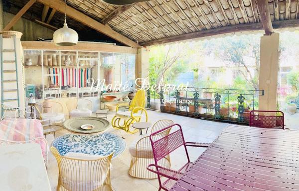 CAROMB (84) COEUR DE VILLAGE TYPIQUE - Maison à vendre 9 pièces - 260M2 - JARDIN INTIME AMENAGE