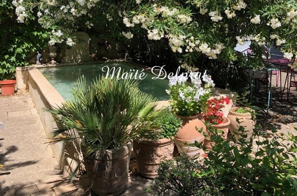 CAROMB (84) COEUR DE VILLAGE TYPIQUE - Maison à vendre 9 pièces - 260M2 - JARDIN INTIME AMENAGE