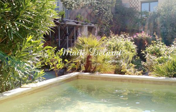 CAROMB (84) COEUR DE VILLAGE TYPIQUE - Maison à vendre 9 pièces - 260M2 - JARDIN INTIME AMENAGE