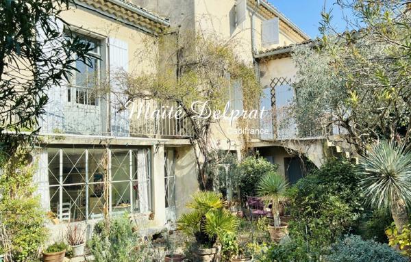 CAROMB (84) COEUR DE VILLAGE TYPIQUE - Maison à vendre 9 pièces - 260M2 - JARDIN INTIME AMENAGE