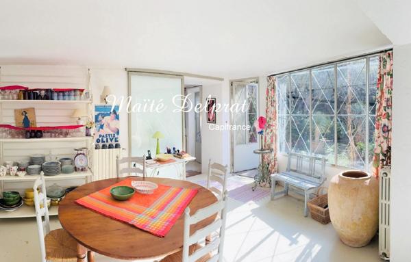 CAROMB (84) COEUR DE VILLAGE TYPIQUE - Maison à vendre 9 pièces - 260M2 - JARDIN INTIME AMENAGE