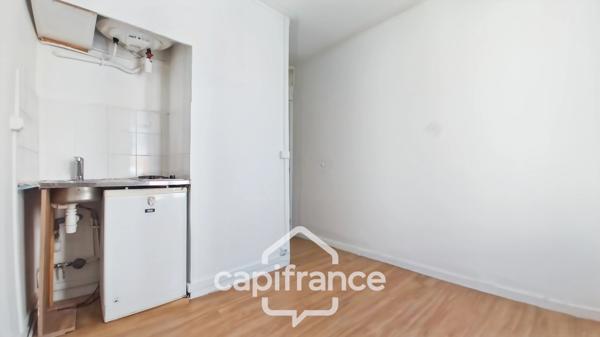 A vendre Montreuil-Studio 9,70 m2-2ème et dernier étage-5 mn à pied métro L9 Croix de Chavaux-12 mn RERA Vincennes