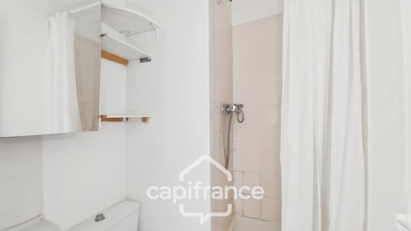 A vendre Montreuil-Studio 9,70 m2-2ème et dernier étage-5 mn à pied métro L9 Croix de Chavaux-12 mn RERA Vincennes