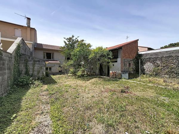OPPORTUNITE A SAISIR - Maison a rénover au coeur du village Saint-Uze