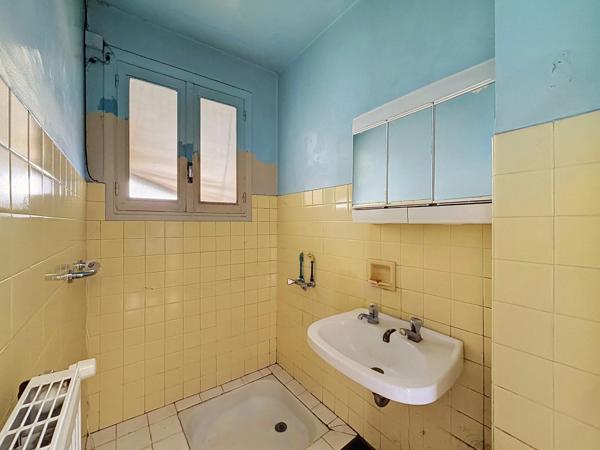 OPPORTUNITE A SAISIR - Maison a rénover au coeur du village Saint-Uze