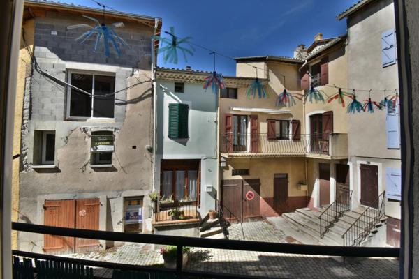 Maison de village dans VEYNES (05)