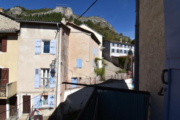 Maison de village dans VEYNES (05)