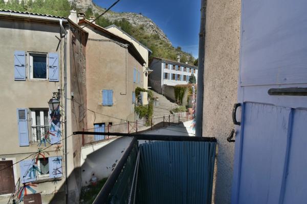 Maison de village dans VEYNES (05)