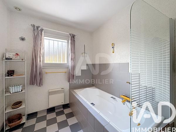 Maison à vendre 7 pièces 213 m² Auxerre