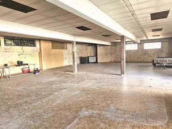 Location                                                      Local commercial
                        
                     1 pièces                      435 m2                     à Saint-Juéry