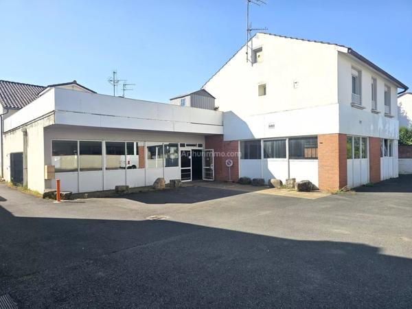Location                                                      Local commercial
                        
                     1 pièces                      435 m2                     à Saint-Juéry