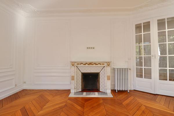 Appartement 102 m2 Loué nu - Paris 14 - 5 pièces 102.01 m2