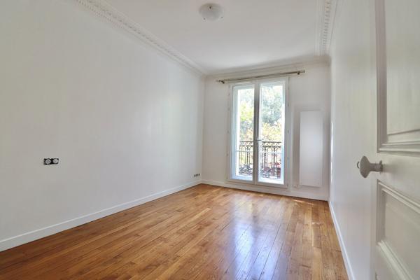 Appartement 102 m2 Loué nu - Paris 14 - 5 pièces 102.01 m2